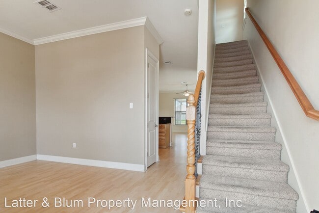 Building Photo - 3 br, 2.5 bath House - 700 Gladstone Ct. U...