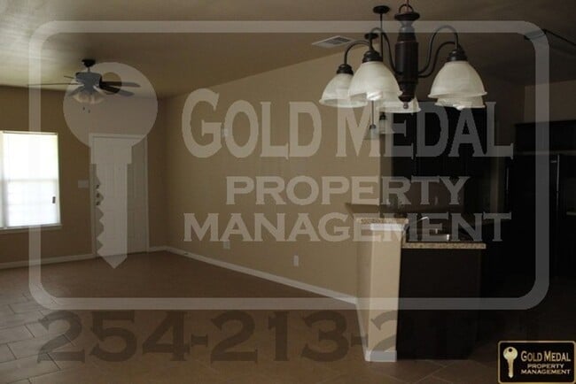 Building Photo - 4505 Cambridge Dr