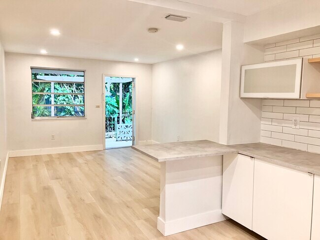 Foto del edificio - 2538 SW 11th St