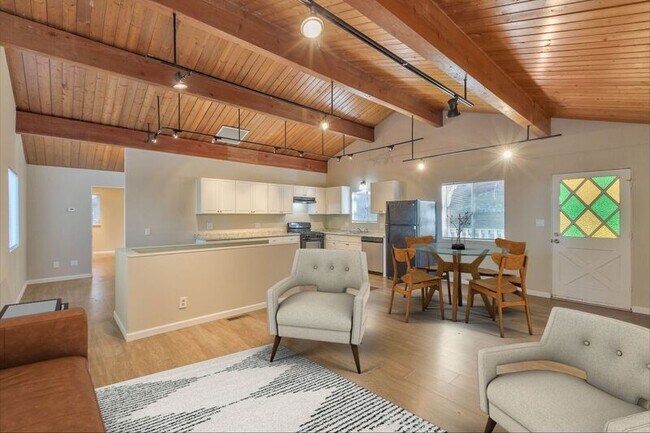Building Photo - 31346 Deer Lick Ln