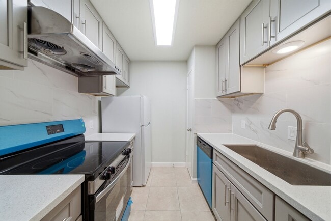 Building Photo - 10211 Sugar Branch Dr