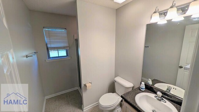 Foto del edificio - 110 Westchester Ln