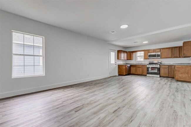 Building Photo - 8505 Denby St