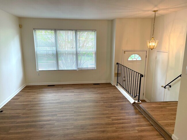 Building Photo - 22 Kinsman View Cir