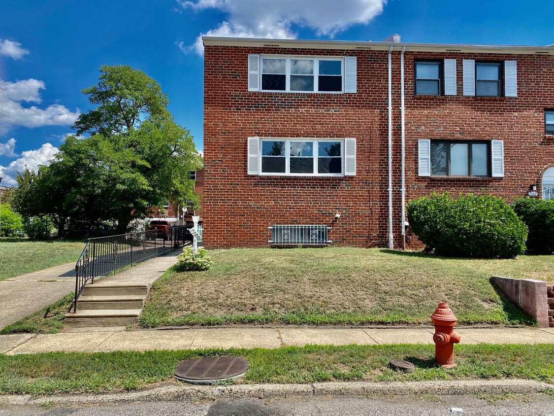 Primary Photo - 7100 Hummingbird Place