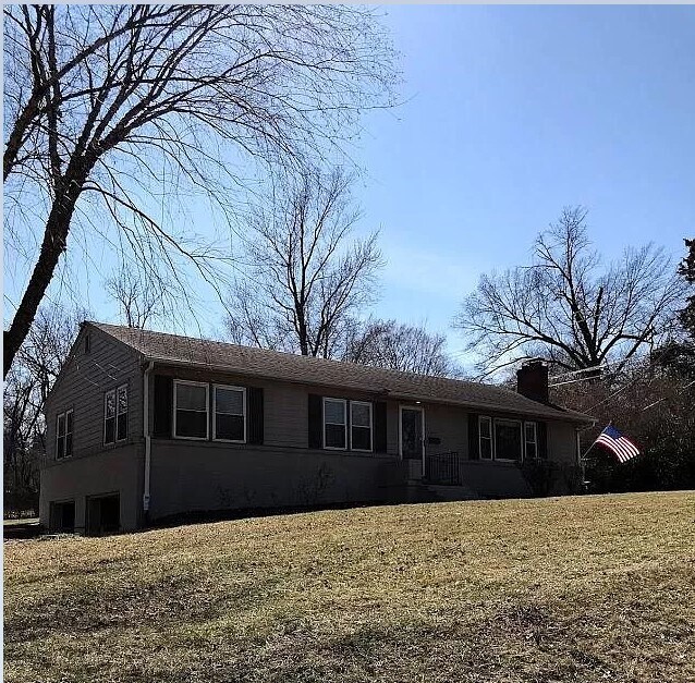 Building Photo - 203 W Bannister Rd