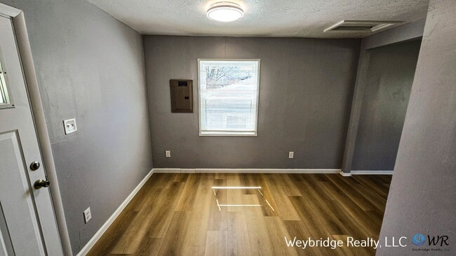 Building Photo - A Nice 3-Bed 1 Bath Ranch Style House in Northside!!!