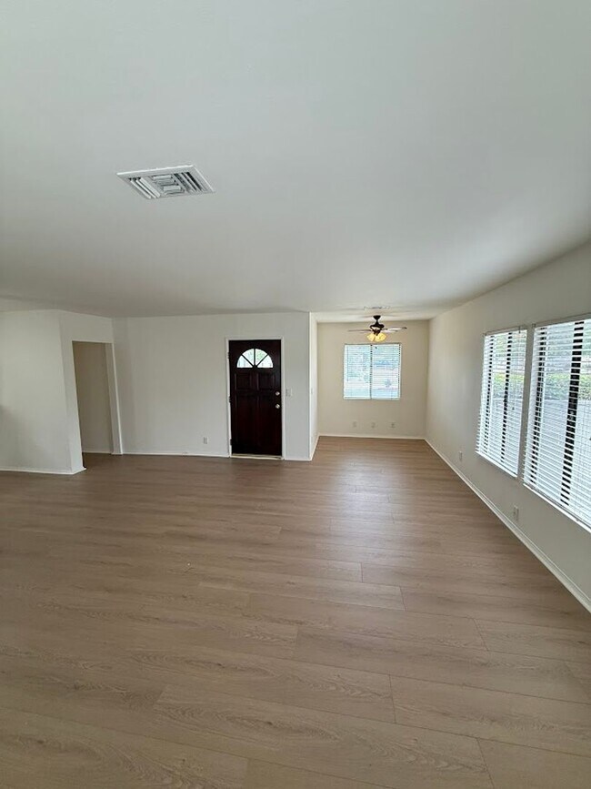 Building Photo - Beautiful 3 Bedroom, 2 Bathroom Granada Hills Home with Detached Garage!