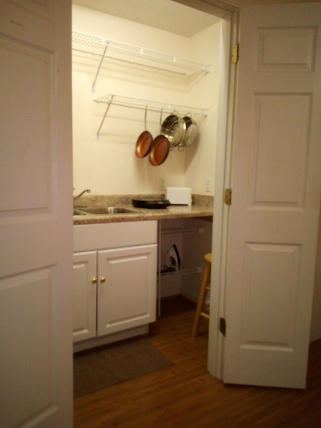 Fotografía del edificio - 1008 Martin Luther King Jr Dr