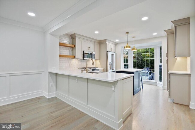 Foto del edificio - 165 E St NE