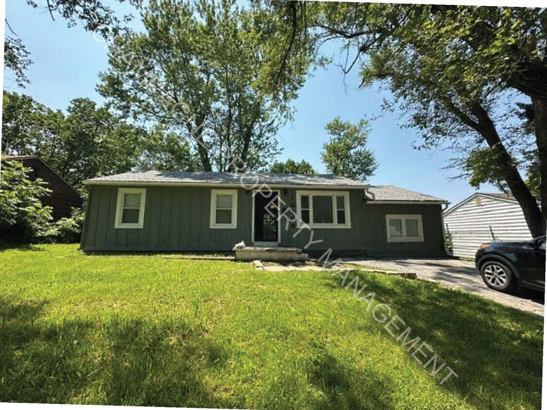 Foto principal - Home in Ruskin Heights