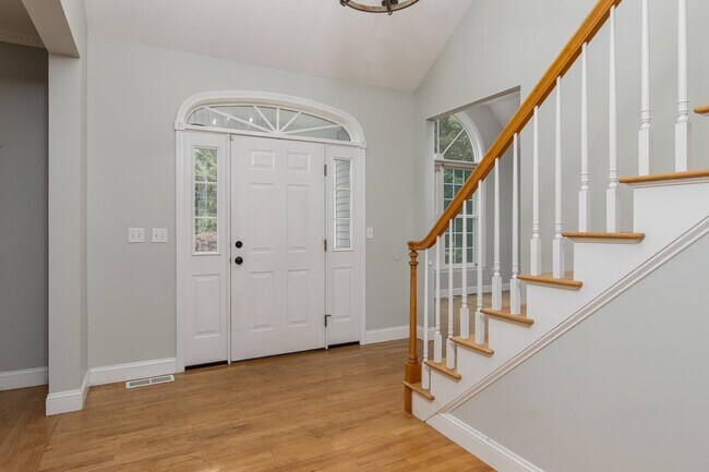 Building Photo - 42 Bonnies Way