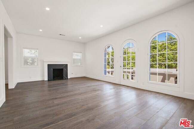 Foto del edificio - 807 Croft Ave