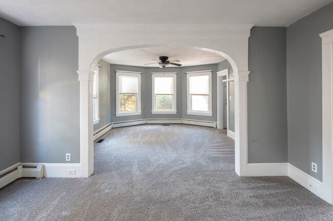 Building Photo - 879 Newport Ave