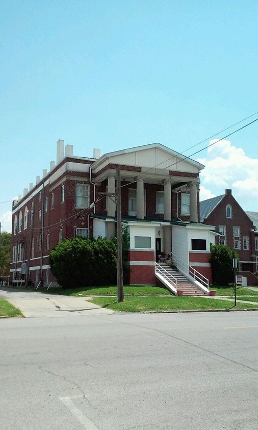 Primary Photo - 14 N Washington St