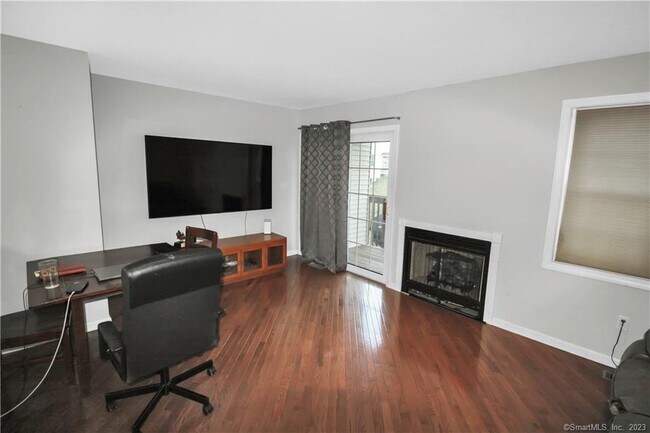 Foto del edificio - 73 Marjorie Ln