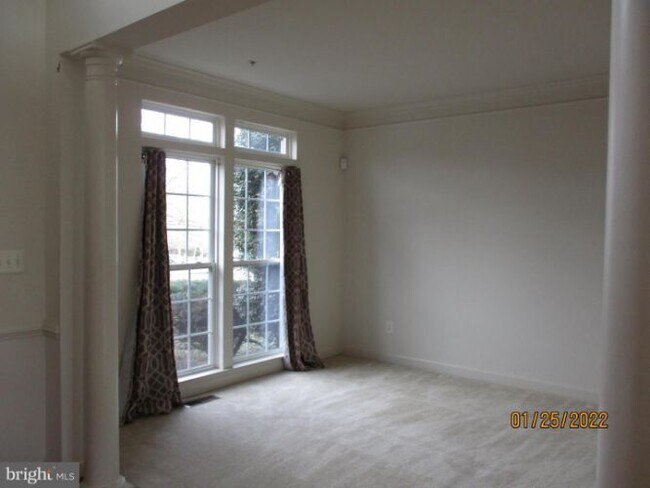 Building Photo - 9617 Glenkirk Way