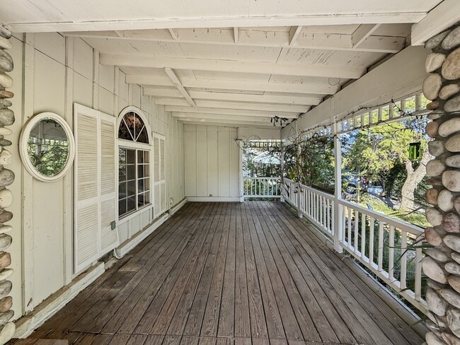 Foto del edificio - 3053 Quail Rd