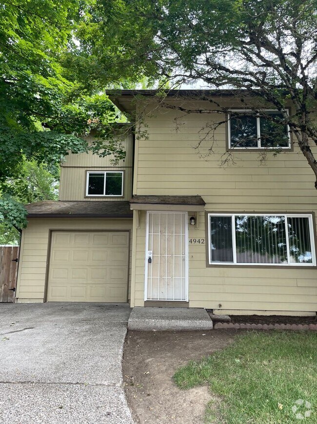 Building Photo - 4932-4942 Elkhorn Ct SE
