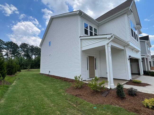 Building Photo - 427 White Oak Gdn Wy