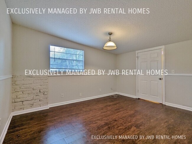Building Photo - 6432 Cobalt Ave N