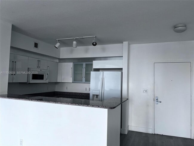 Foto del edificio - 335 S Biscayne Blvd