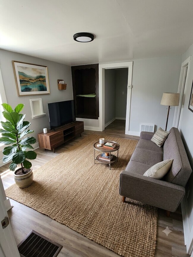 Foto del edificio - 437 N Horace Ave