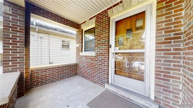 Building Photo - 532 16th St