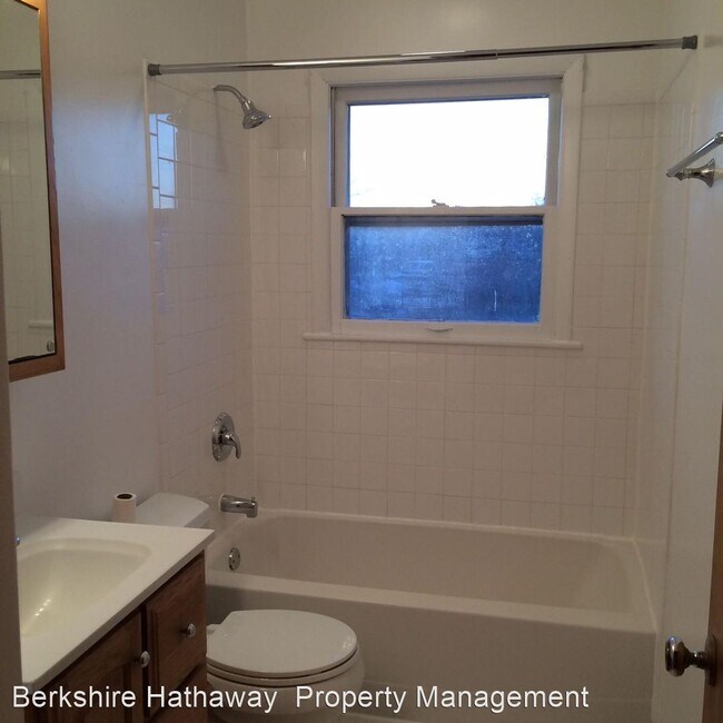 Building Photo - 3 br, 1 bath House - 226 Steeplechase Dr -...