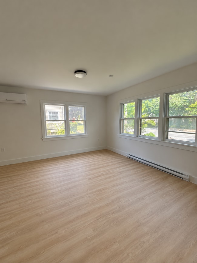 Building Photo - NEWLY RENOVATED THREE-BEDROOM APARTMENT - 94B PLEASANT STREET
