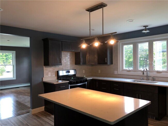 Foto del edificio - 484 Greenville Ave