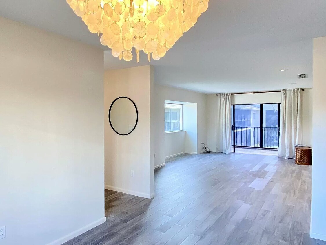 Primary Photo - 910 Vanderbilt Beach Road, Unit 228E