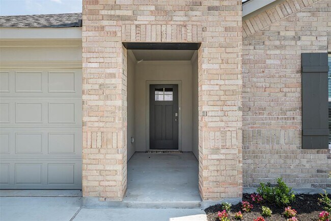Building Photo - 2424 Flank Skirt Dr