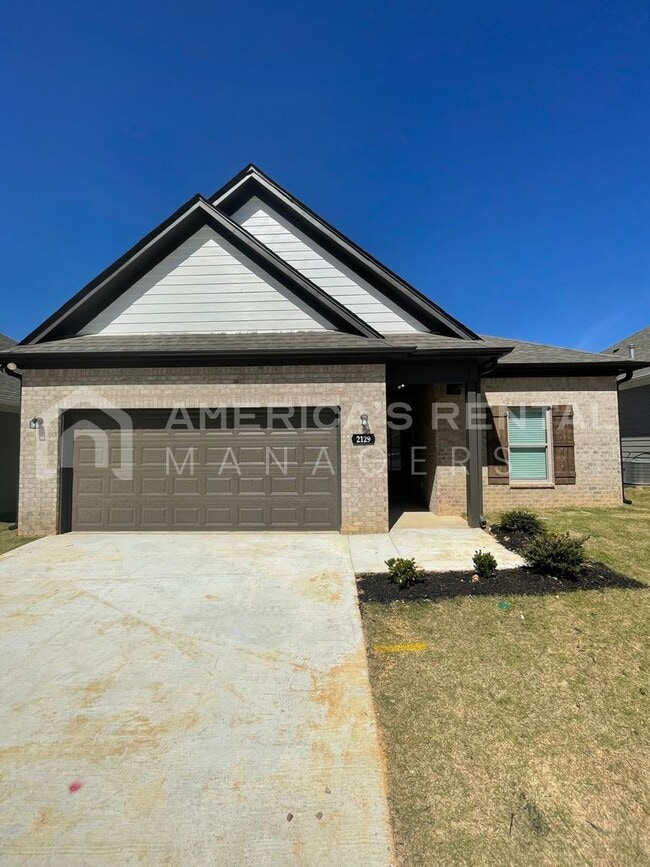 Building Photo - 2129 Ellsworth Dr