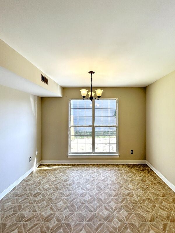 Foto del edificio - 6005 Almond Creek N Ln