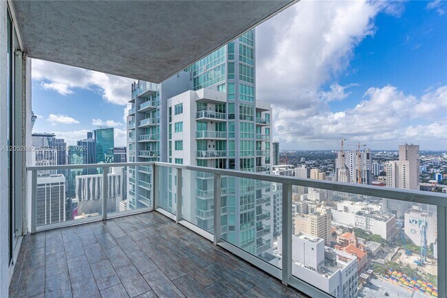Foto del edificio - 244 Biscayne Blvd