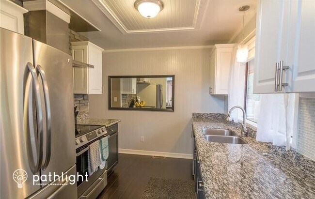 Foto del edificio - 904 James Way, Camano Island, WA, 98282