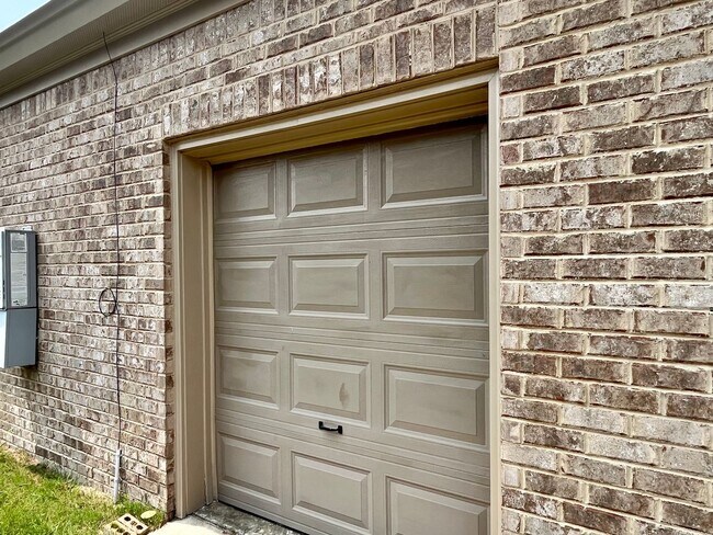 Building Photo - Deer Creek - 4BR/ 2 story/ 2500+SQFT