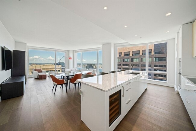 Building Photo - 240 Devonshire St