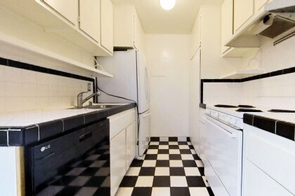 Cocina del primer piso - 3512 Pacific Ave