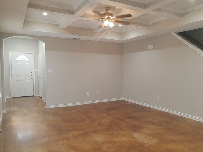 Foto del edificio - Garden at Summit * 3 Bedroom Townhome w/small backyard and 1-car direct access garage