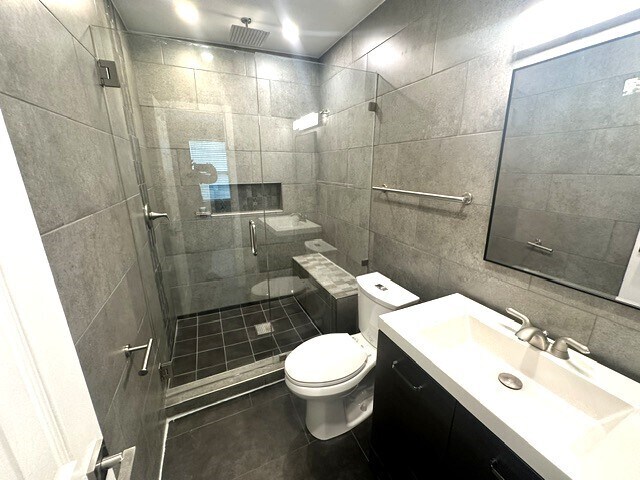 Building Photo - 11710 Southlake Dr