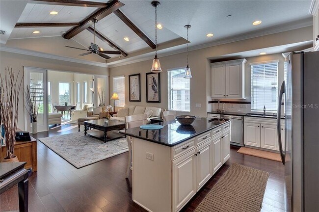 Building Photo - 285 Sapphire Lake Dr