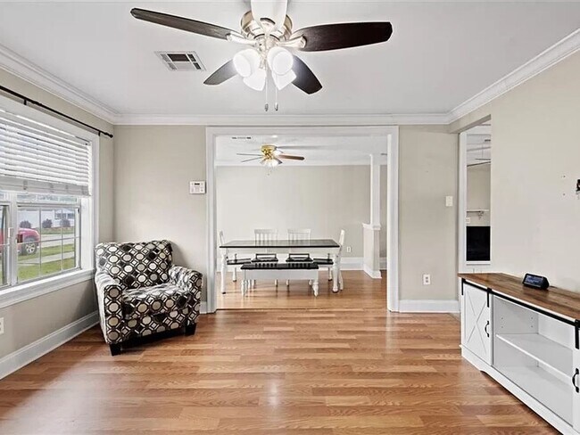 Foto del edificio - Clean and Spacious 3 Bedroom Single Family...