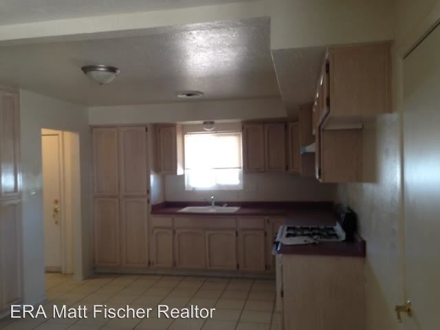 Building Photo - 122 S San Clemente Dr