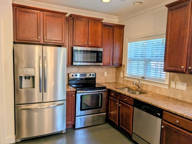 Building Photo - 4988 Wyngate Village Dr