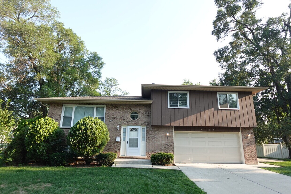 Foto principal - 3745 215th St
