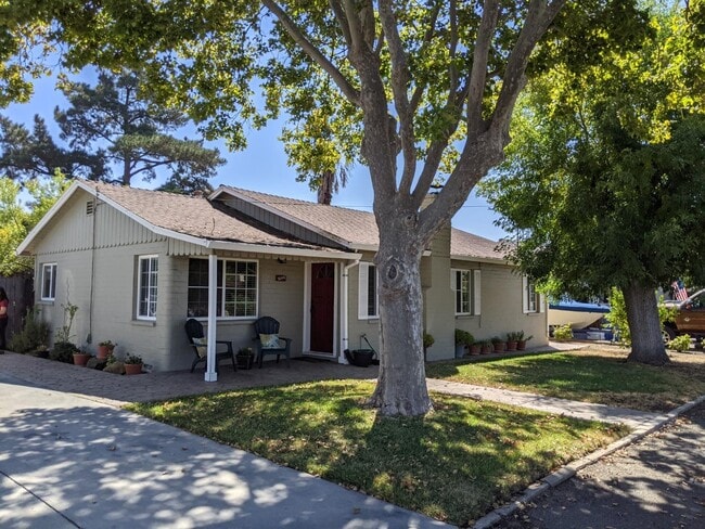 Building Photo - 1644 Humphrey Dr