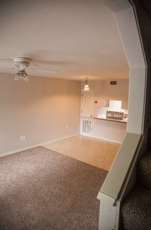 Foto del edificio - 127 Oakcrest Dr