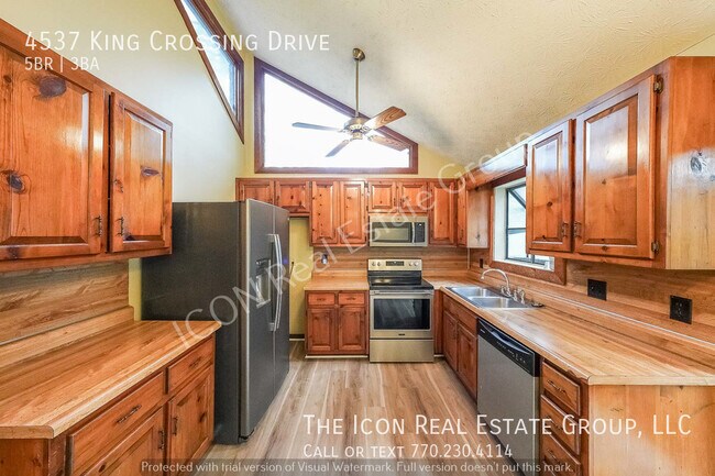 Building Photo - 4537 Kings Crossing Dr NE